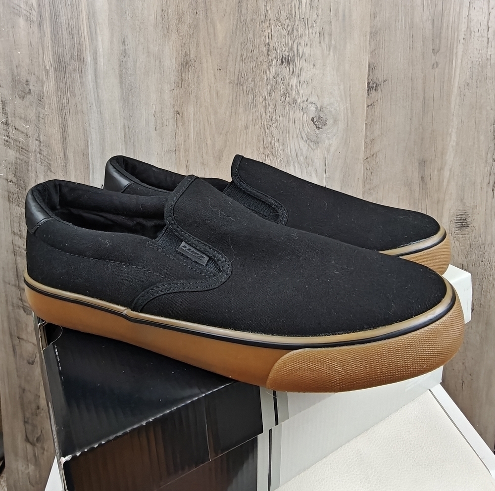 LUGZ New In Box Men’s Clipper Slip-On Sneaker in Black size 9.5 Wide - Picture 2 of 6